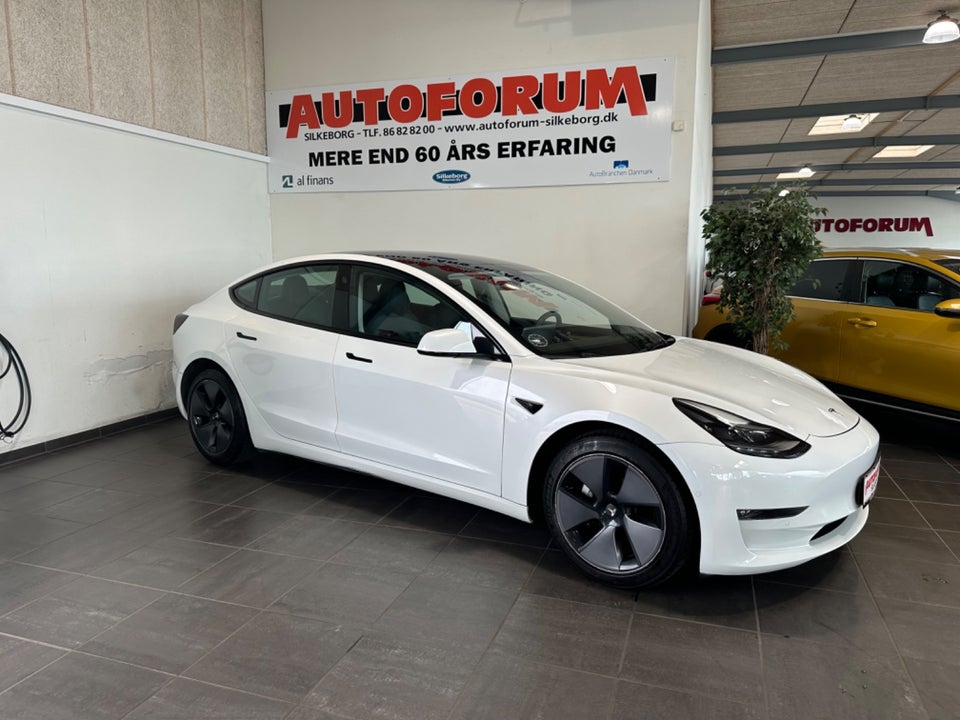 Tesla Model 3 Long Range AWD 4d