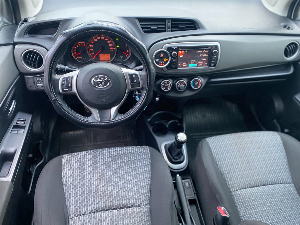 Toyota Yaris 1,0 VVT-i T2 Touch 5d