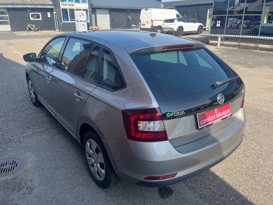 Skoda Rapid 1,2 TSi 90 Style Spaceback 5d