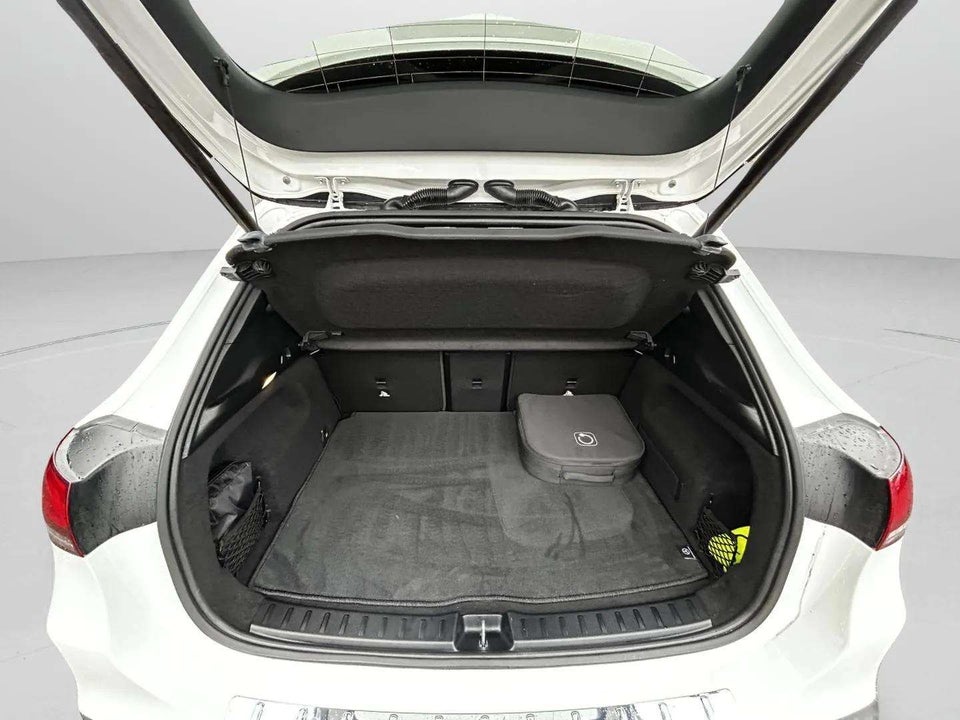 Mercedes EQA250 AMG Line 5d