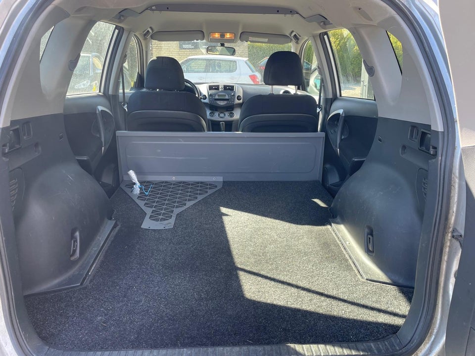 Toyota RAV4 2,0 VVT-i 4x4 Van 5d