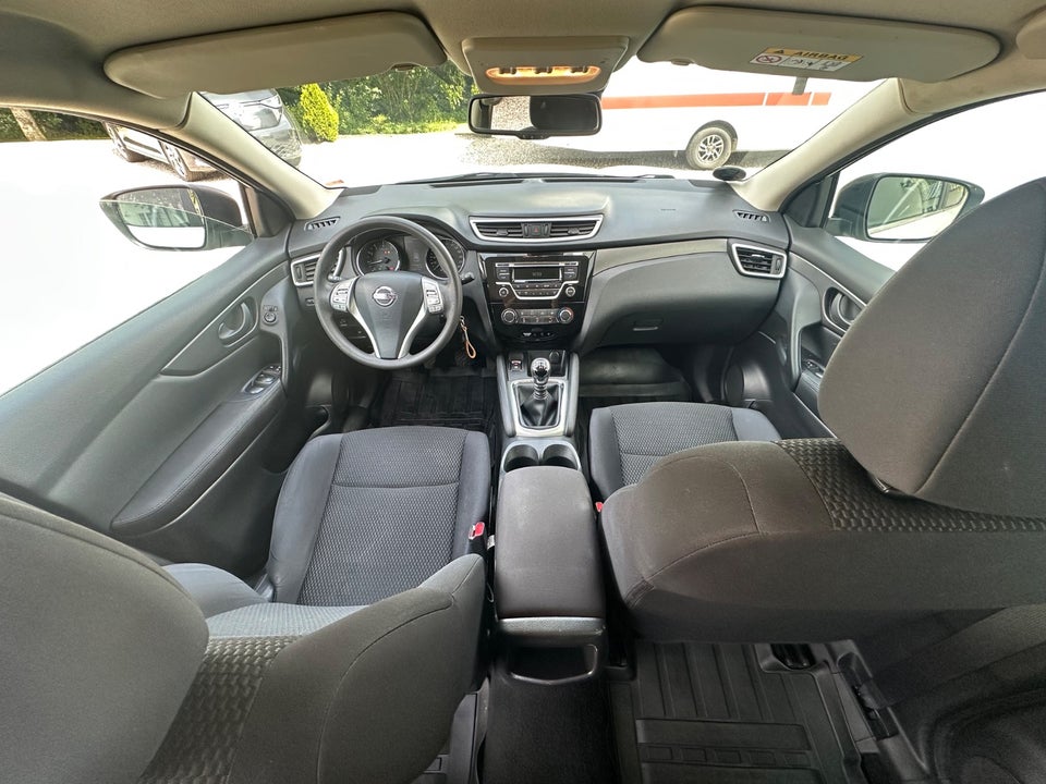 Nissan Qashqai 1,6 Dig-T 163 Visia 5d