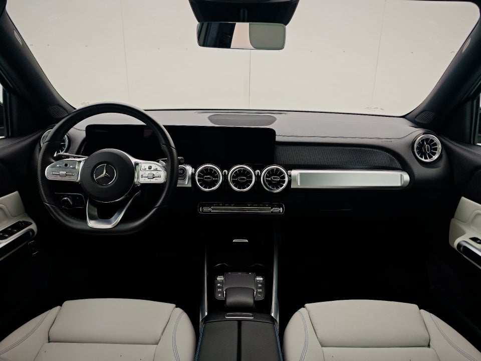 Mercedes EQB300 AMG Line 4Matic 5d