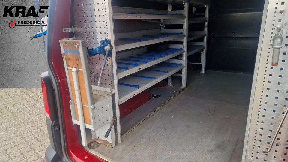 VW Transporter 2,0 TDi 150 Kassevogn DSG lang