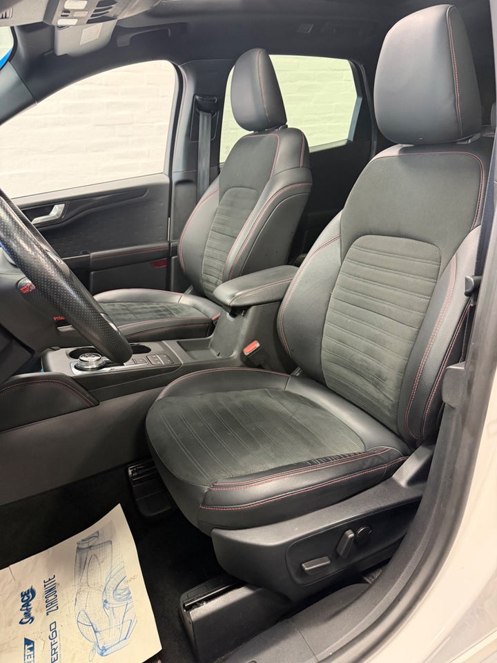 Ford Kuga 2,5 PHEV ST-Line X CVT 5d
