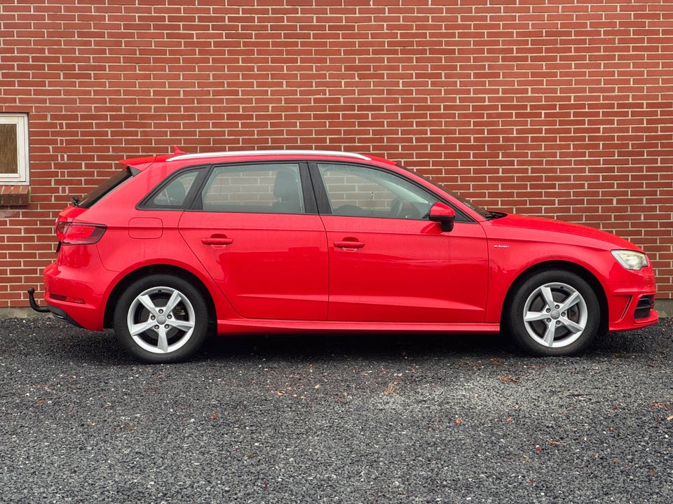 Audi A3 1,4 e-tron Ambiente Sportback S-tr. 5d