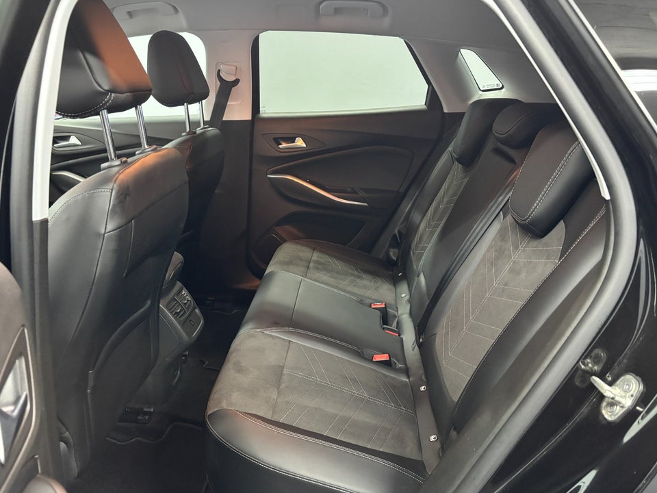 Opel Grandland 1,6 Hybrid Ultimate aut. 5d