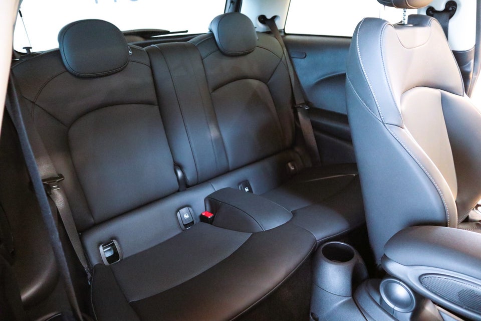 MINI Cooper SE Classic Trim 3d