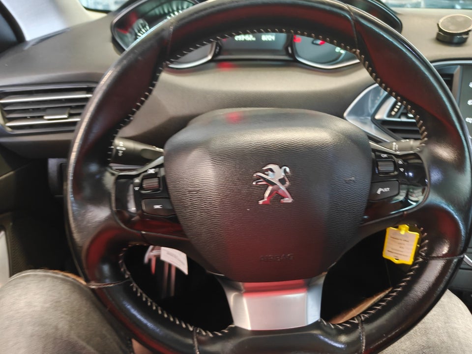 Peugeot 308 1,6 BlueHDi 120 Style Limited SW 5d