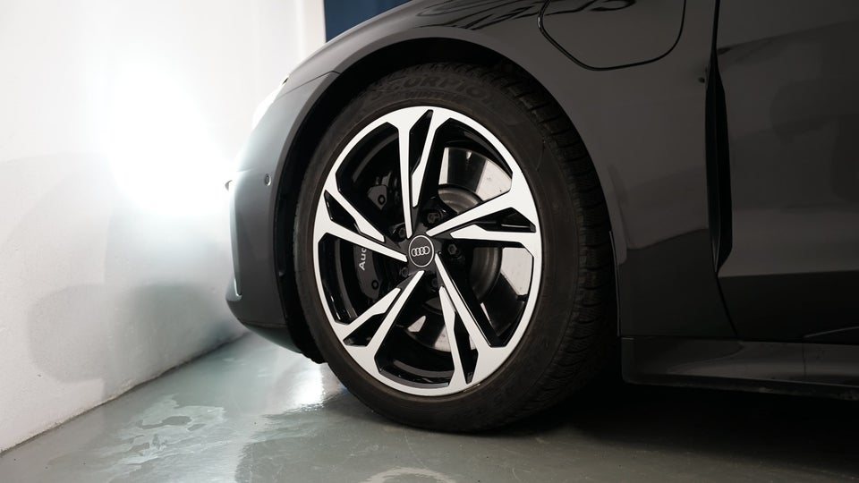 Audi e-tron GT quattro 4d