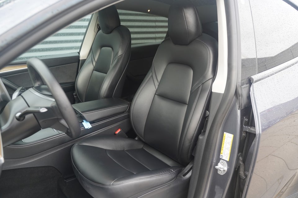 Tesla Model Y Long Range AWD 5d