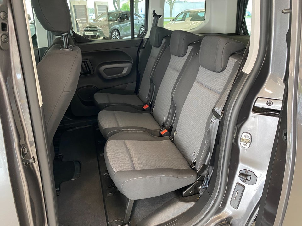 Toyota ProAce City Verso 50 Medium Family 5d