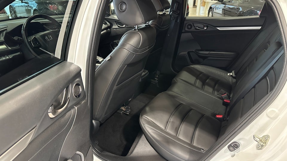 Honda Civic 1,0 VTEC Turbo Elegance CVT 5d