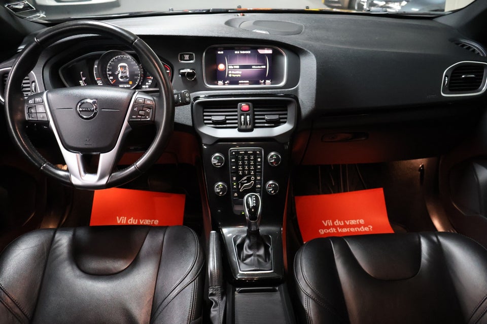 Volvo V40 2,0 D3 150 Momentum aut. 5d