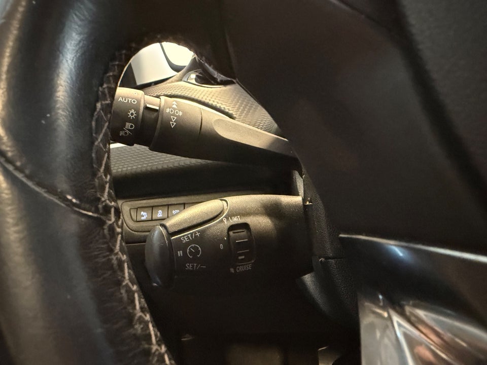 Peugeot 208 1,6 BlueHDi 100 Desire 5d