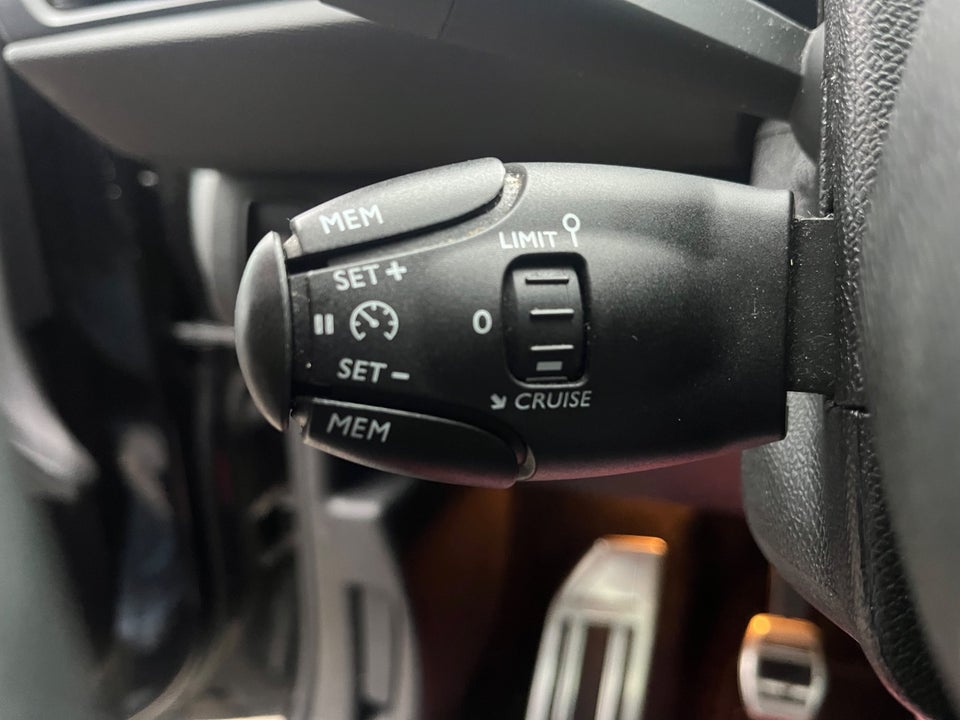 Peugeot 308 1,2 e-THP 130 Allure Sky SW 5d