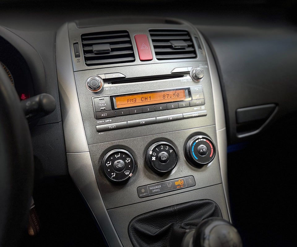 Toyota Auris 1,6 Luna 5d