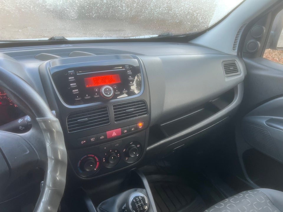 Fiat Doblò 1,3 MJT 90 Family 7prs 5d