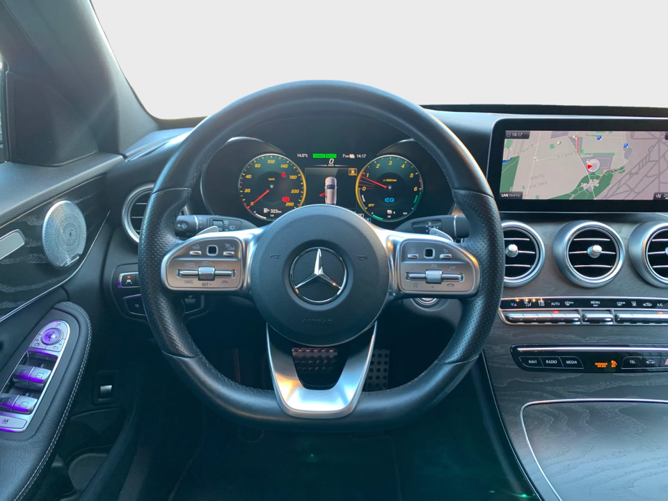Mercedes C300 de 2,0 AMG Line stc. aut. 5d