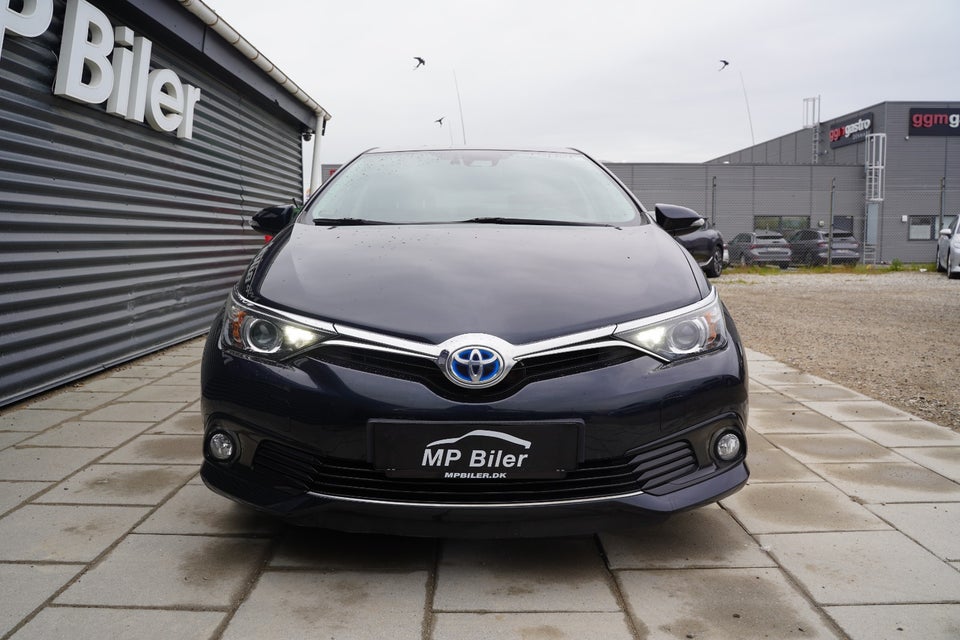 Toyota Auris 1,8 Hybrid H2 CVT 5d