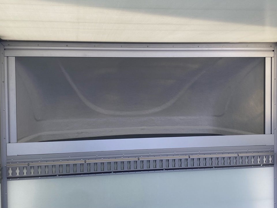 Iveco Daily 3,0 35S18 4100mm Box m/lift AG8