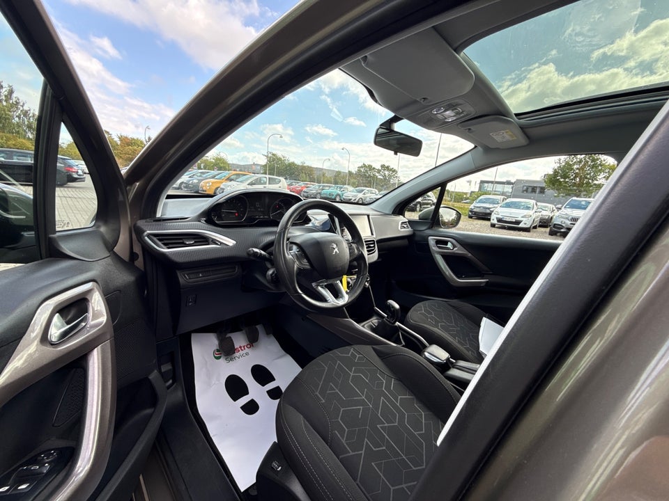 Peugeot 2008 1,2 VTi 82 Active Sky 5d