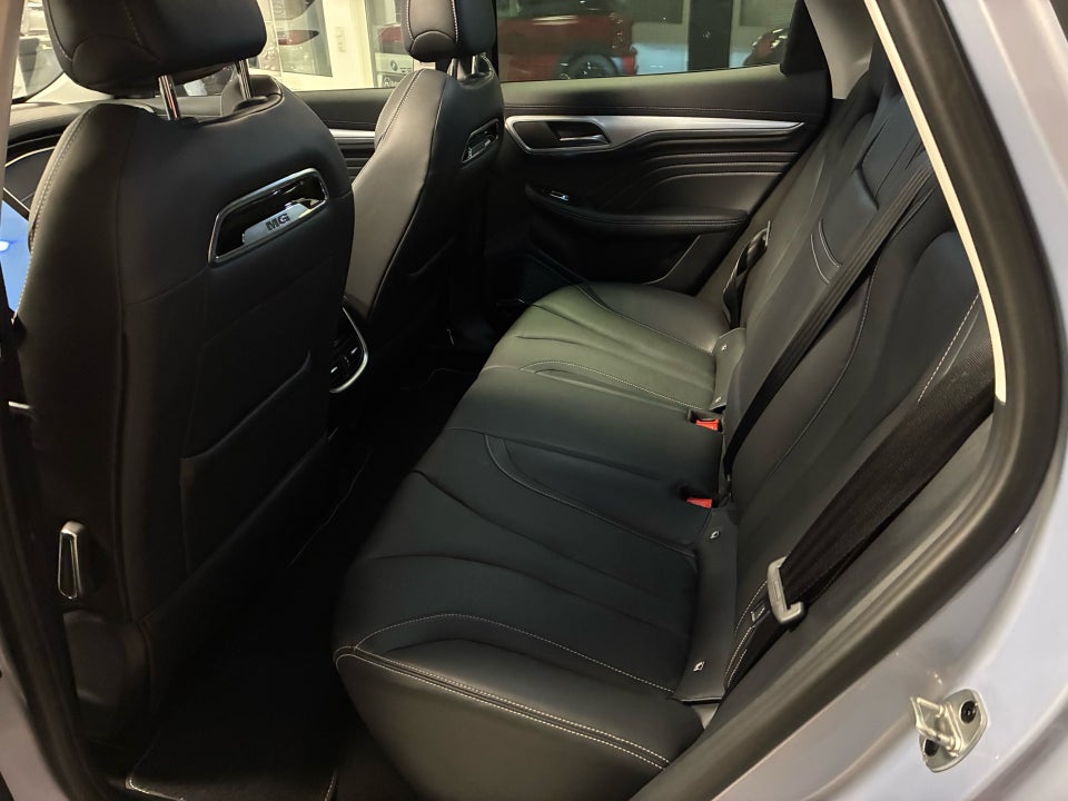 MG Marvel R Luxury 5d