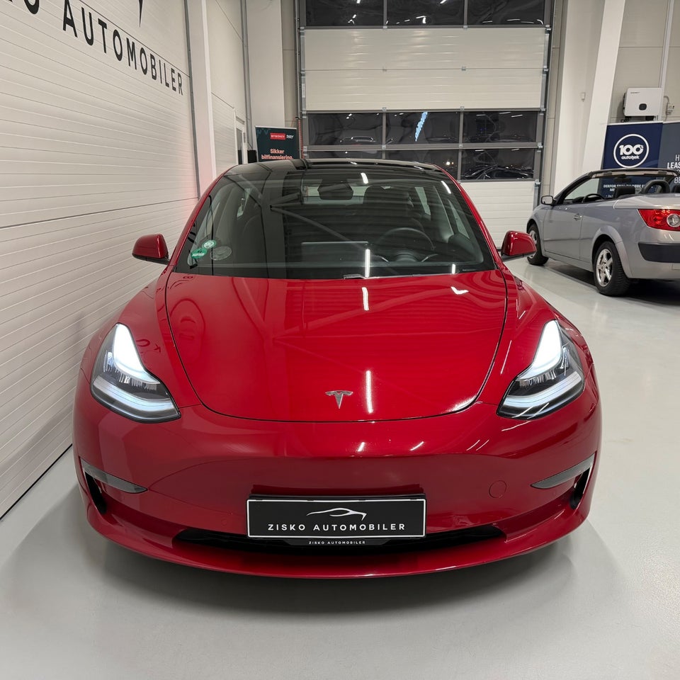 Tesla Model 3 Long Range AWD 4d