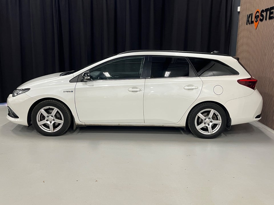 Toyota Auris 1,8 Hybrid H2 Comfort Touring Sports CVT 5d