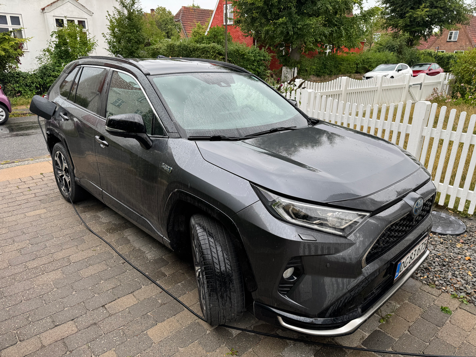 Toyota RAV4 2,5 Plug-in Hybrid H3 Executive AWD-i 5d