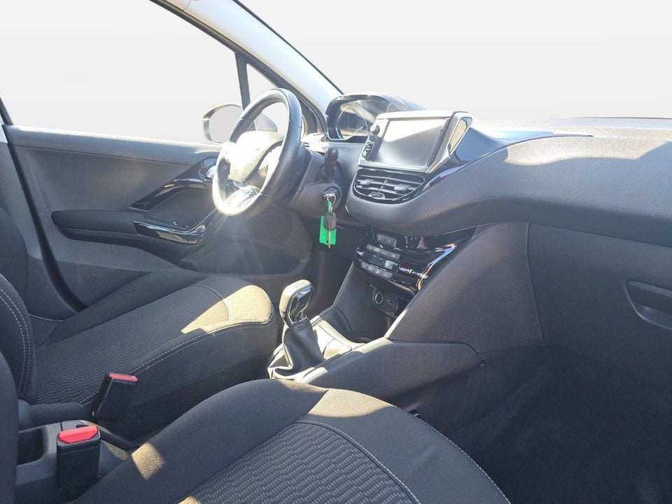 Peugeot 208 1,2 PureTech 82 Envy 5d