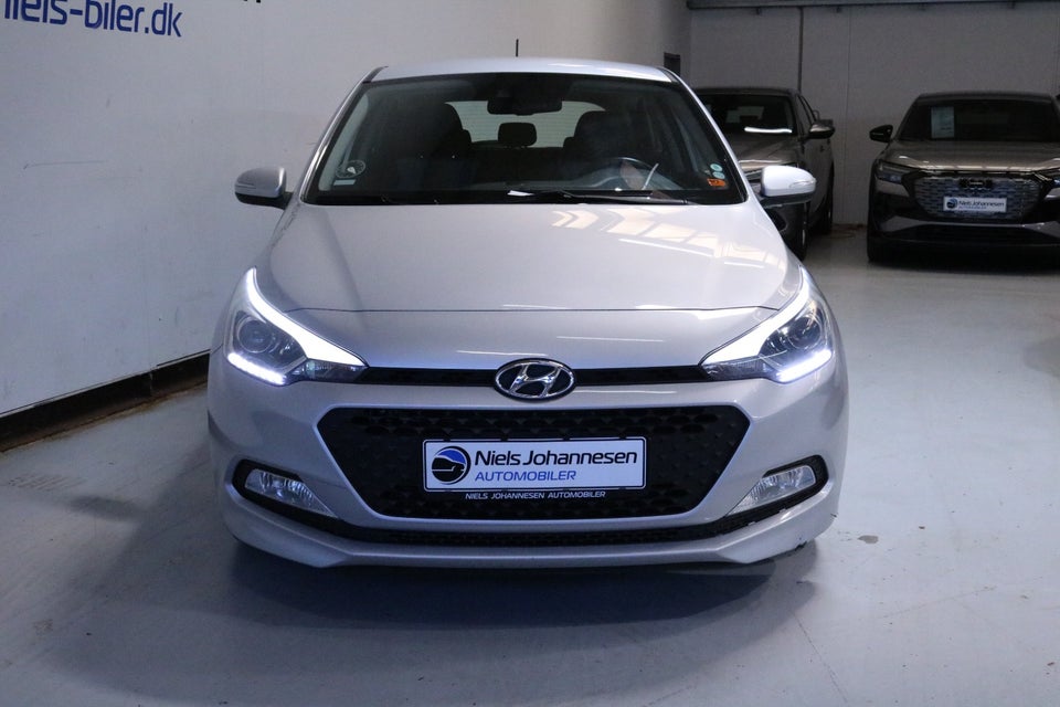 Hyundai i20 1,25 Premium 5d