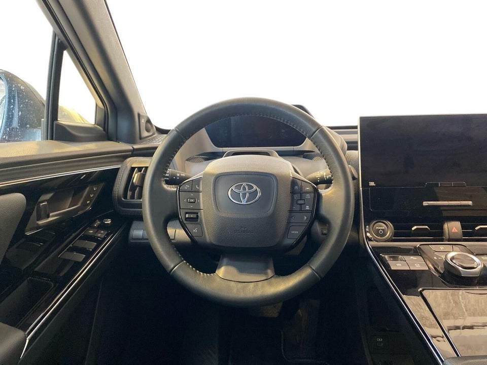 Toyota bZ4X Executive 5d