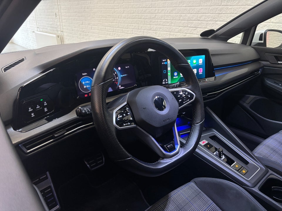 VW Golf VIII 1,4 GTE DSG 5d