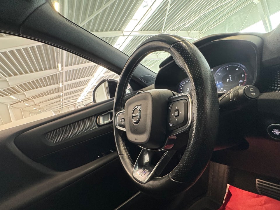 Volvo XC40 2,0 D4 190 R-Design aut. AWD 5d