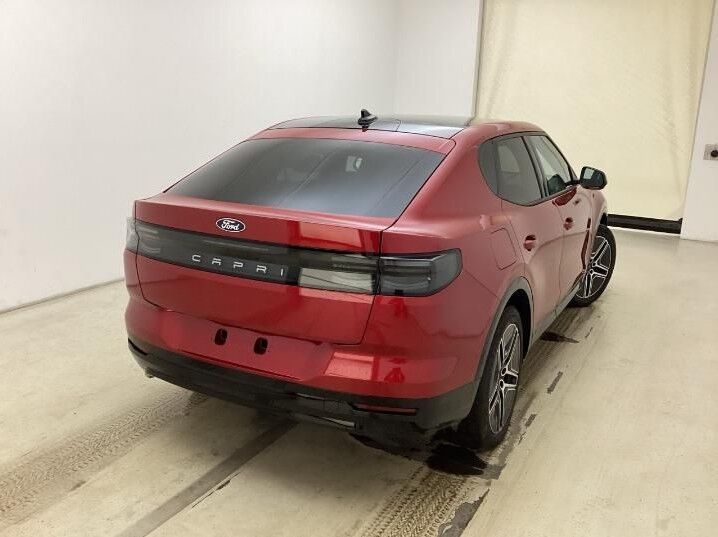 Ford Capri 79 Premium Extended Range AWD 5d