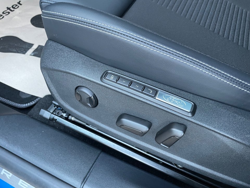 Ford Explorer 82 Premium Extended Range 5d