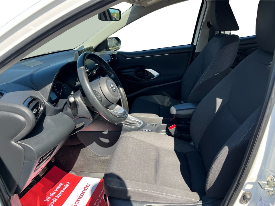 Toyota Yaris 1,5 Hybrid Essential e-CVT 5d