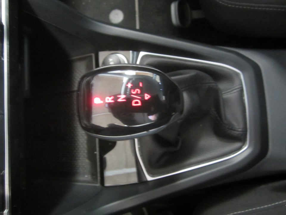 VW T-Cross 1,0 TSi 115 Life Team DSG 5d