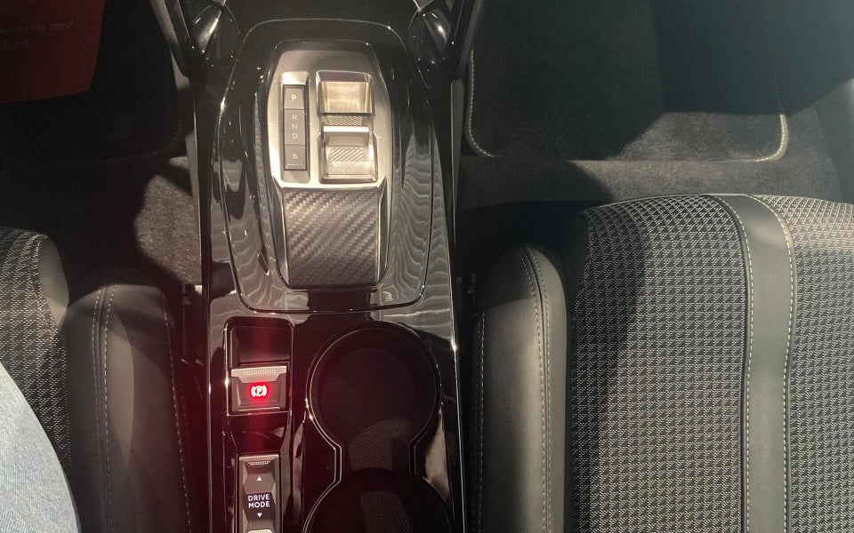 Peugeot e-208 50 GT 5d