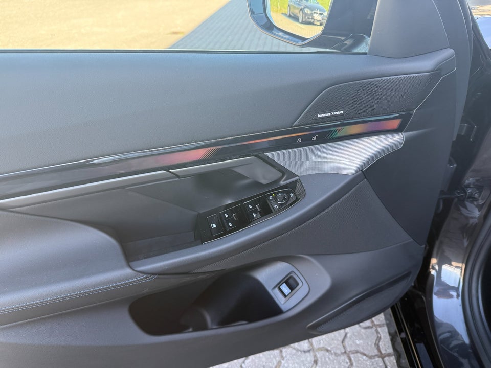BMW i5 eDrive40 Fully Charged M-Sport 4d