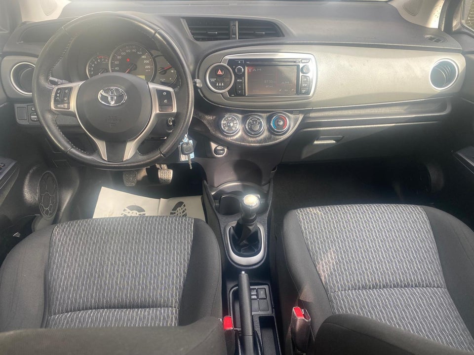 Toyota Yaris 1,0 VVT-i T2 Touch 5d