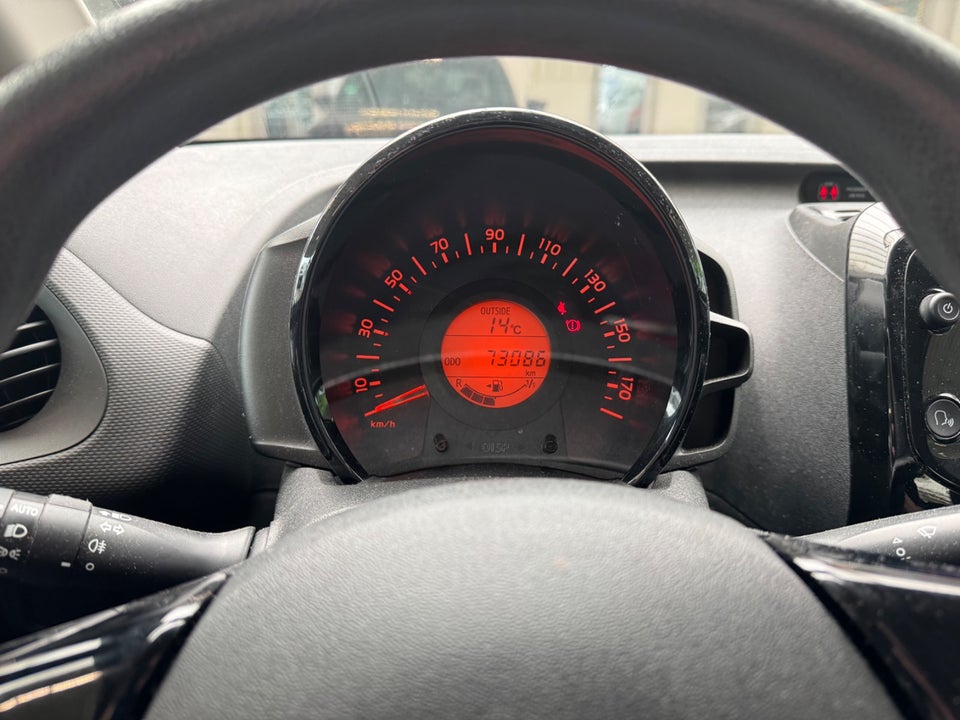 Citroën C1 1,0 VTi Shine 5d