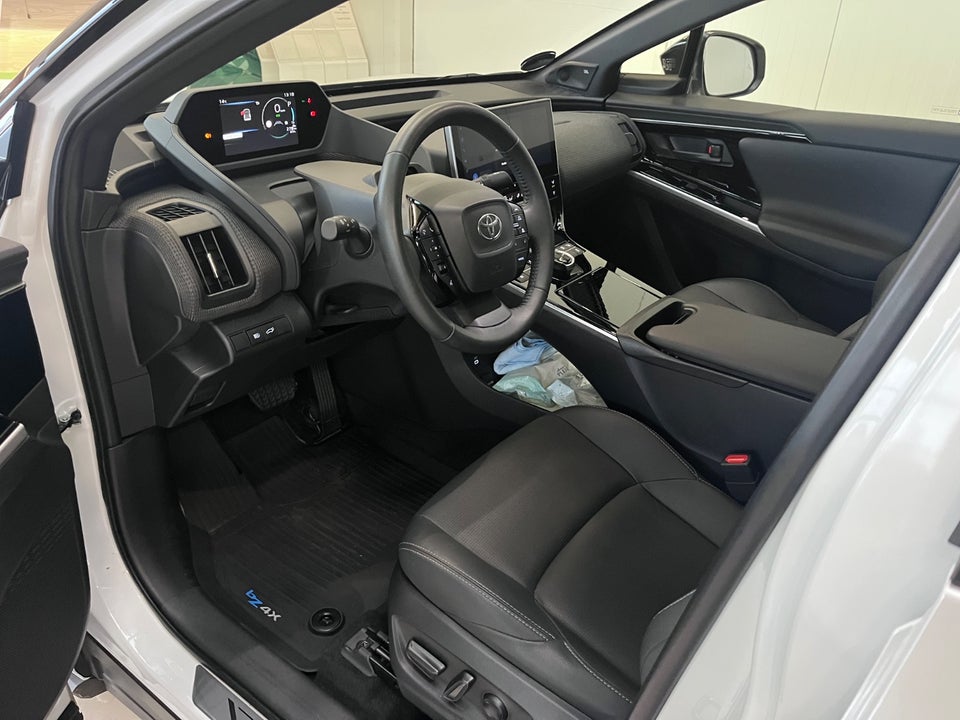 Toyota bZ4X Executive 5d