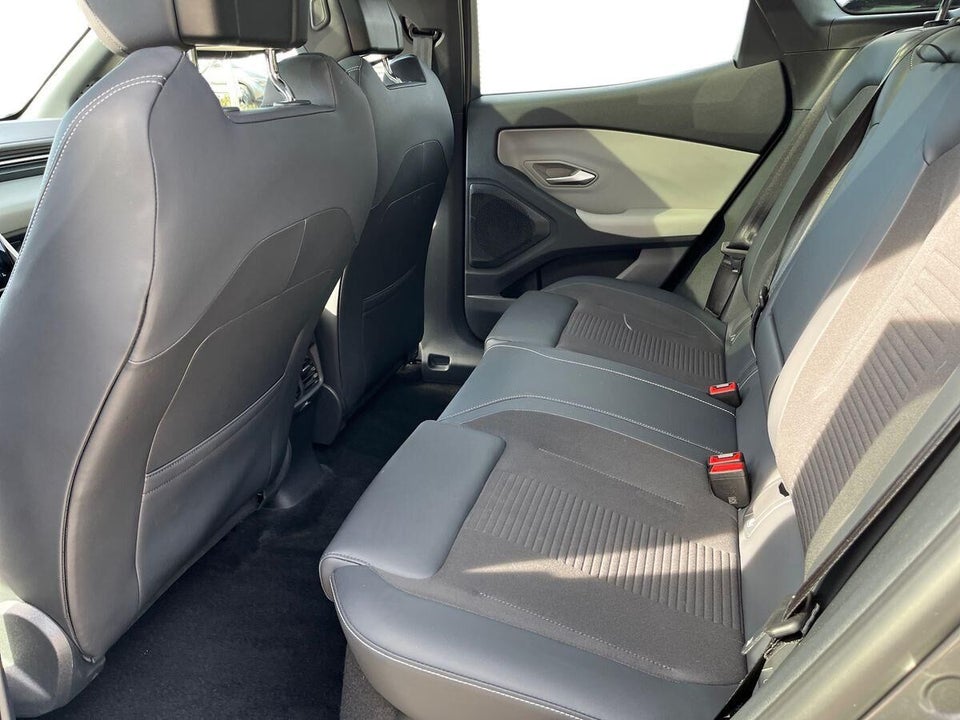 Ford Explorer 77 Premium Extended Range 5d