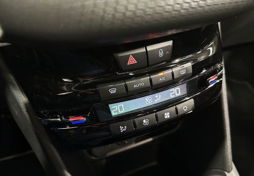 Peugeot 208 1,6 BlueHDi 100 Allure Sky 5d