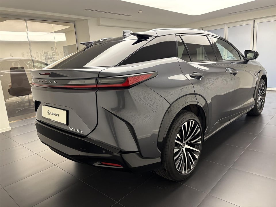 Lexus RZ300e Luxury 5d