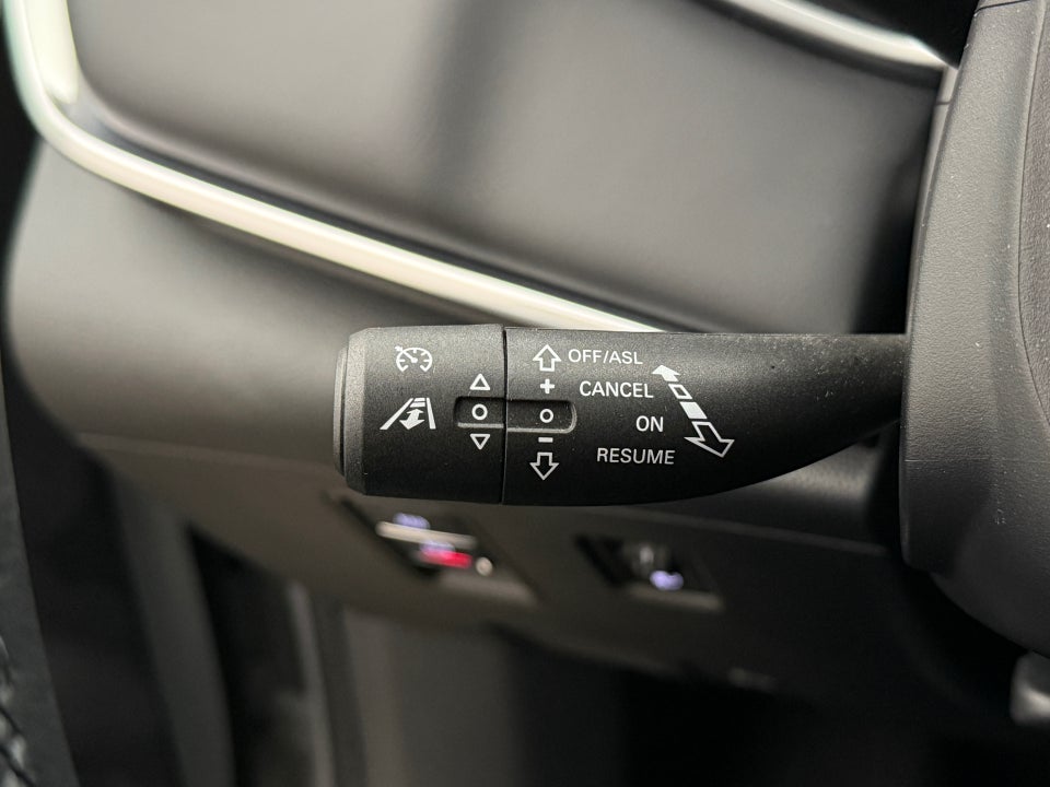 MG Marvel R Luxury 5d