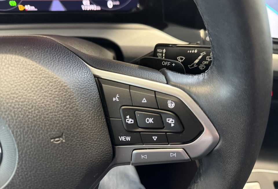 VW Golf VIII 2,0 TDi 115 Life DSG 5d