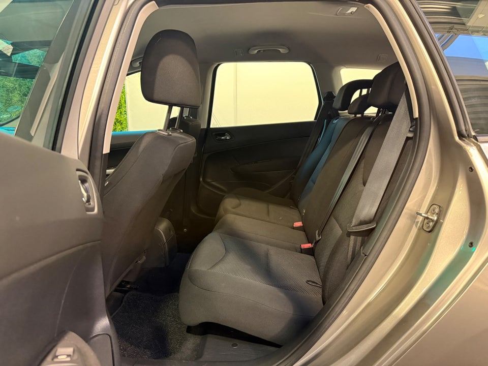 Peugeot 308 1,6 VTi 120 Access 5d